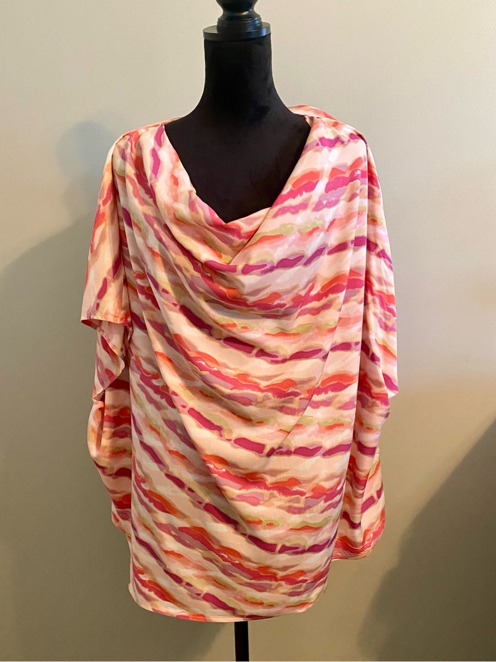 Fantastic Fawn beautiful Draped Watercolor Print Top in Pink & Coral NWT Medium